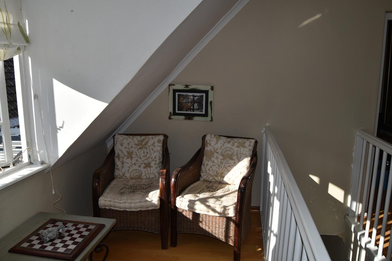 Almond Cottage Bed & Breakfast Somerset West Ngoại thất bức ảnh