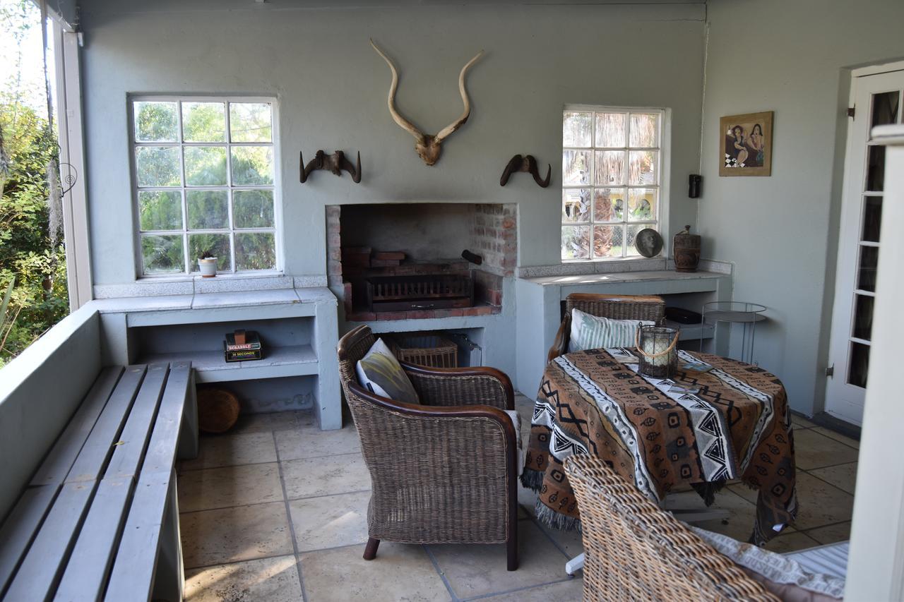 Almond Cottage Bed & Breakfast Somerset West Ngoại thất bức ảnh