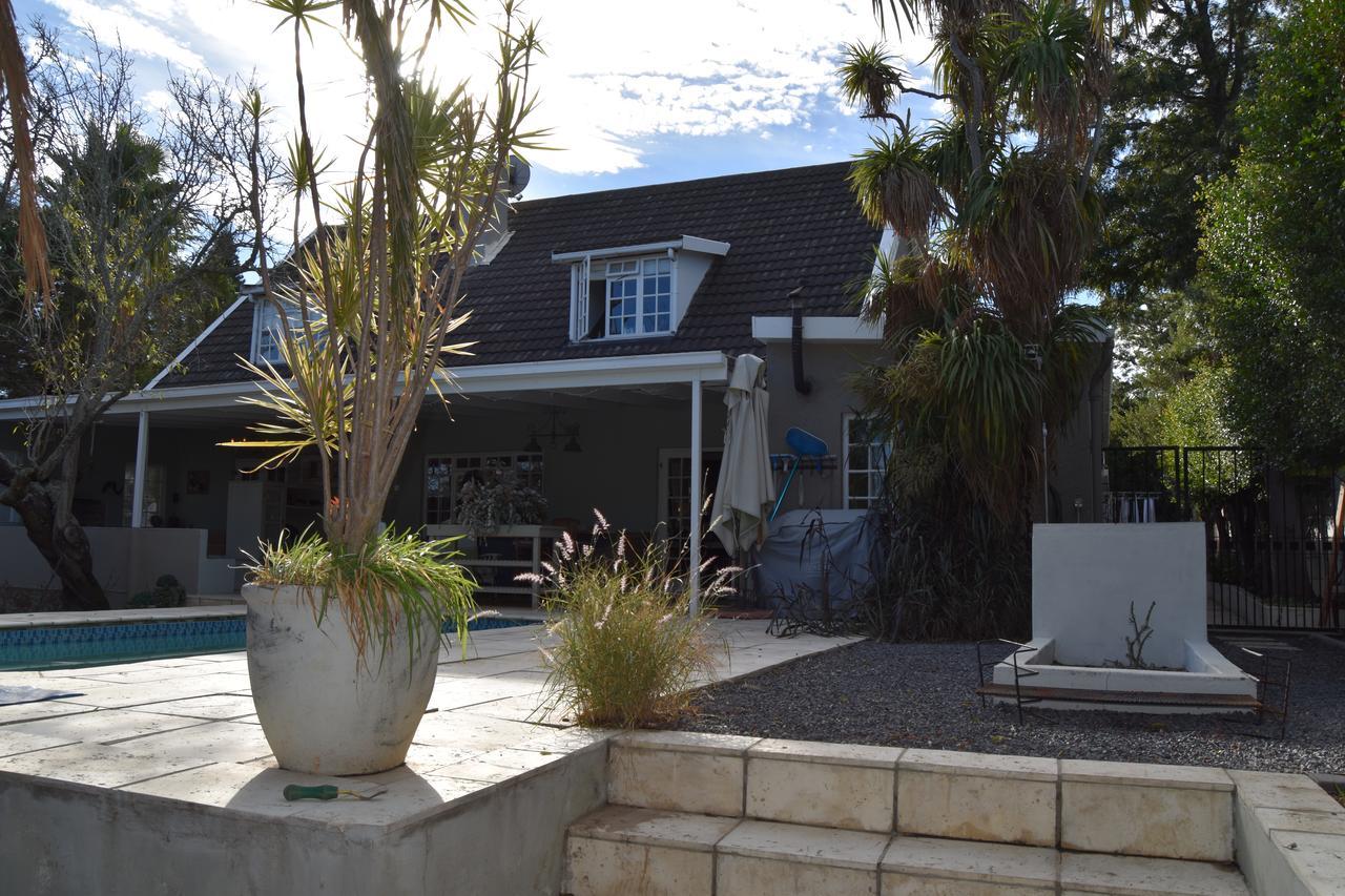 Almond Cottage Bed & Breakfast Somerset West Ngoại thất bức ảnh