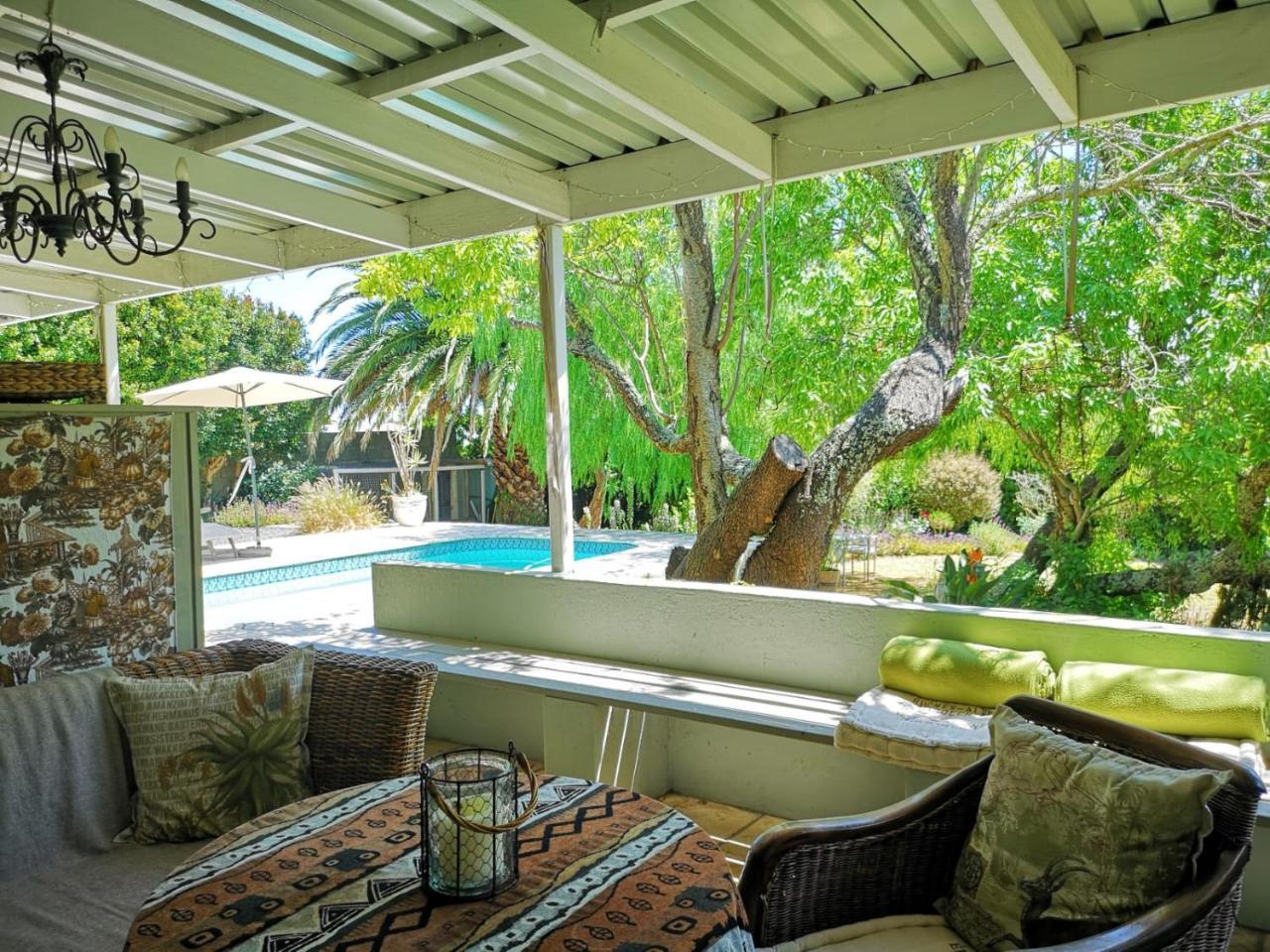 Almond Cottage Bed & Breakfast Somerset West Ngoại thất bức ảnh