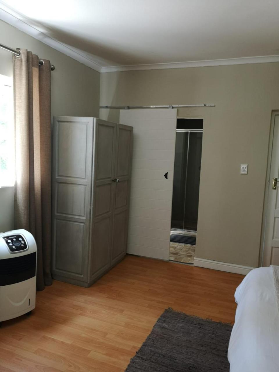 Almond Cottage Bed & Breakfast Somerset West Ngoại thất bức ảnh