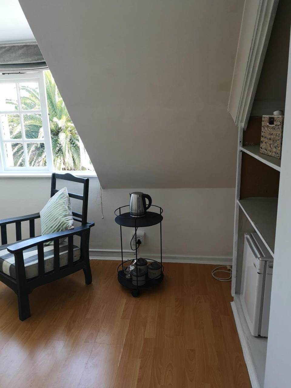 Almond Cottage Bed & Breakfast Somerset West Ngoại thất bức ảnh